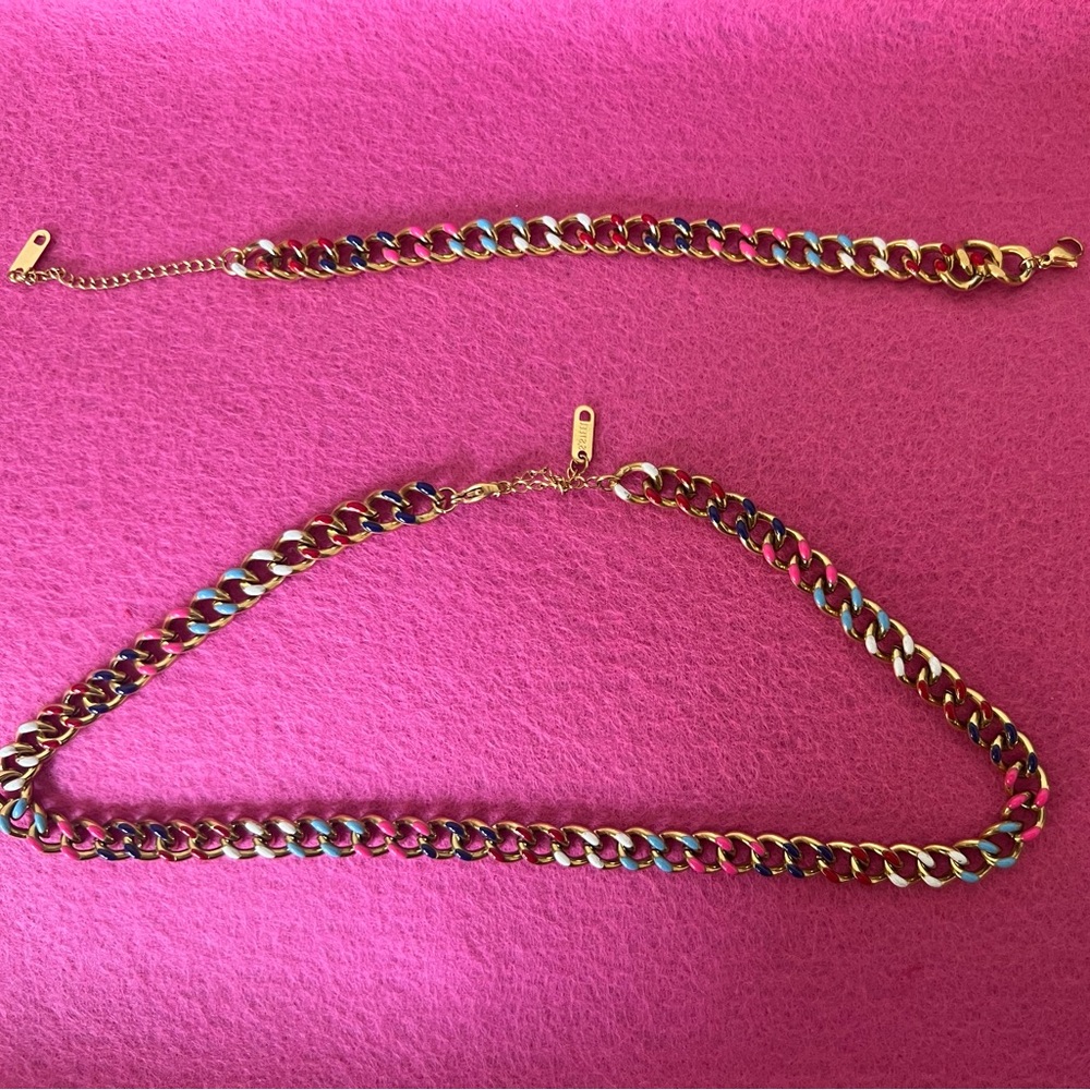 Necklace and bracelet set